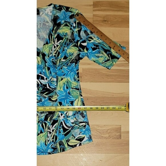 Dana Buchman Cross Over Gathered Side Blouse  - Size M - Picture 11 of 11